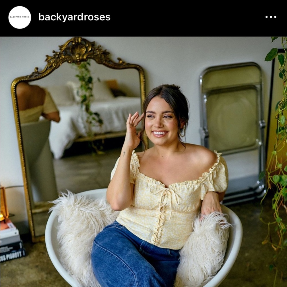 Backyard Roses - Estelle Off-Shoulder Blouse - Picture 2 of 6